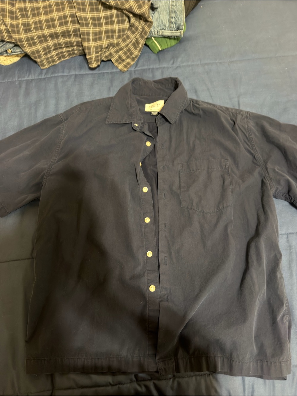 Classic Navy Short-Sleeve Button-Up Shirt - Unbrande
